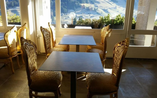 Hotel Crystal