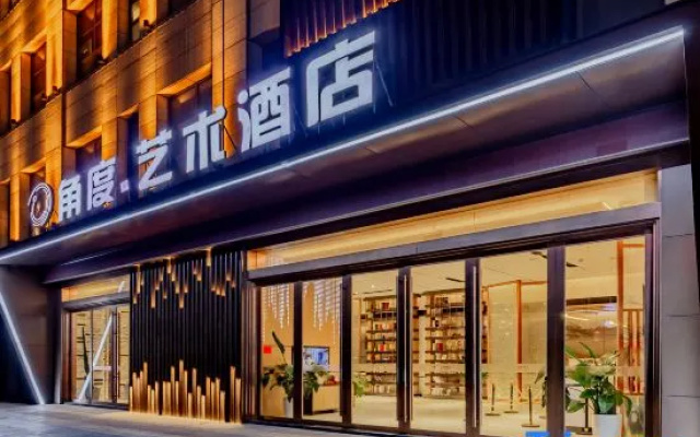 Angle Art Hotel