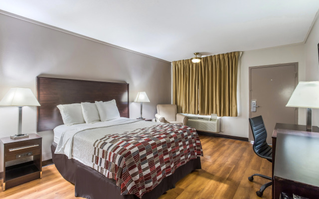 Red Roof Inn Meridian