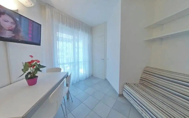 Ideal for Five Guests in Lignano-with Pool