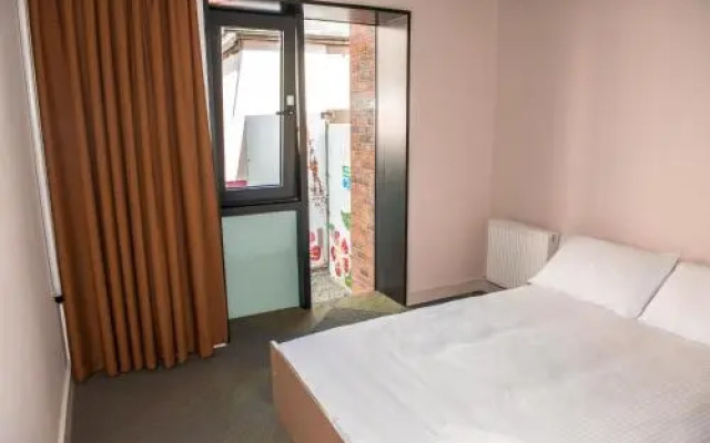 Neptune's Hostel
