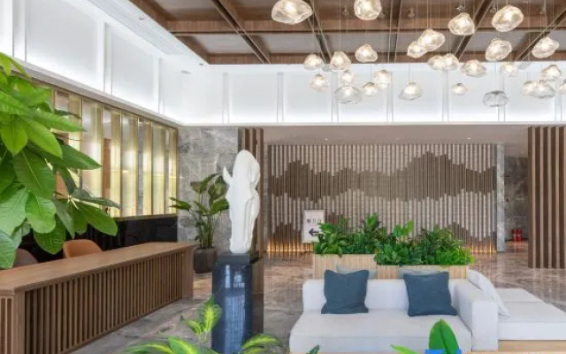 Qingmu Platinum Hotel (Nanjing Xinjiekou Subway Station Youyi Square)