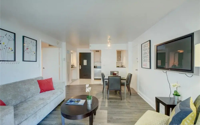 Beautiful GALLERYone Condo 1-1 6th FL