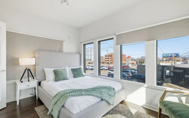 Central 3BR Apt Minutes to Downtown Parking