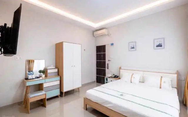 Lees Hotel