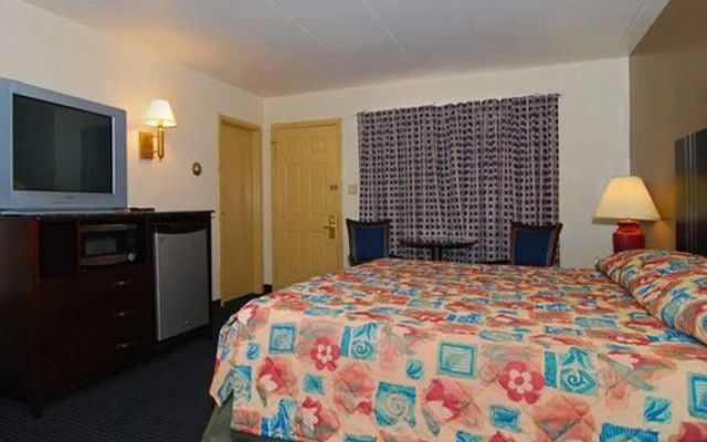 Rodeway Inn & Suites