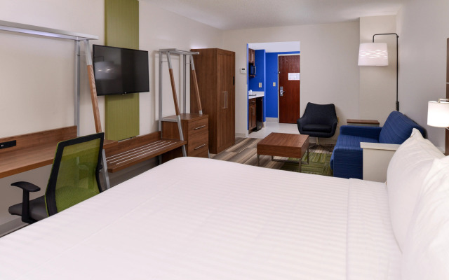 Holiday Inn Express & Suites Raleigh NE - Medical Ctr Area by IHG