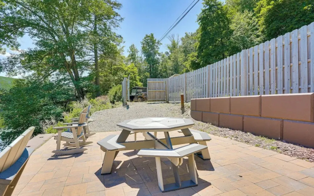 Delaware River Access: Peaceful Farm Retreat!