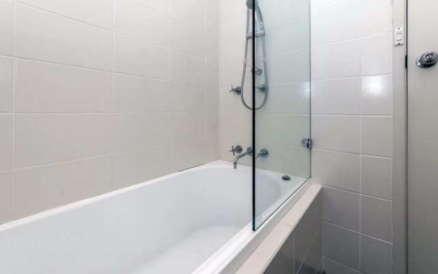 Bay Parklands, Townhouse 9, 2 Gowrie Avenue