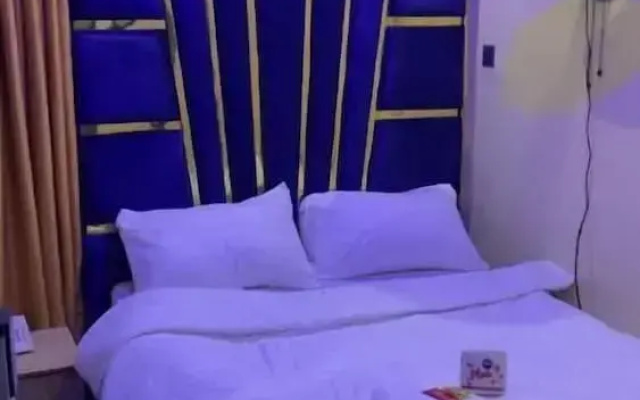 Oviation Hotels and Suites