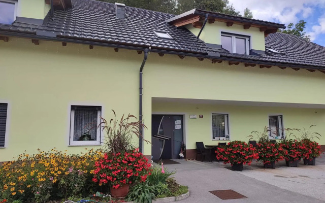 Apartments and Wellness Jelovca