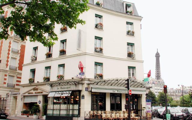 Hotel Eiffel Kennedy вид на фасад