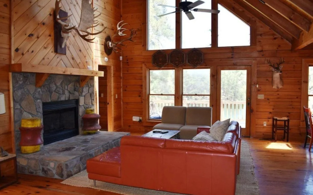 Lakeside Lodge
