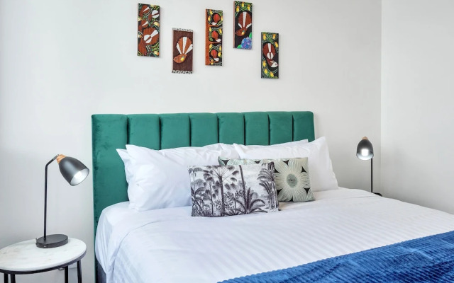 Roomie Apartment Hotel