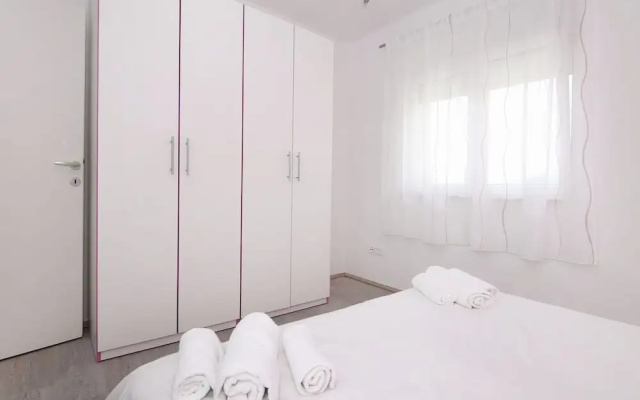 Modern Apartment in Kastel Stari