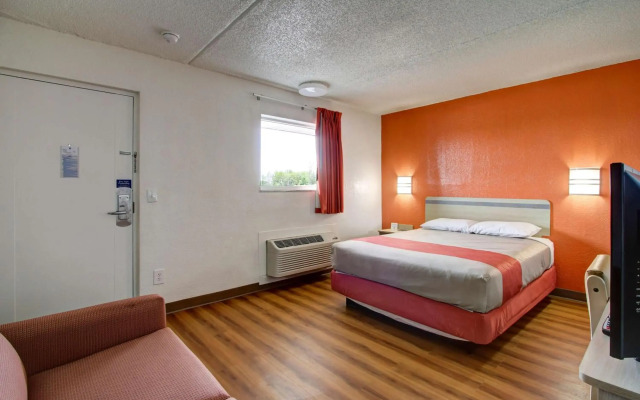Motel 6 North Ridgeville, OH - Cleveland Intl Airport - N Ridgeville