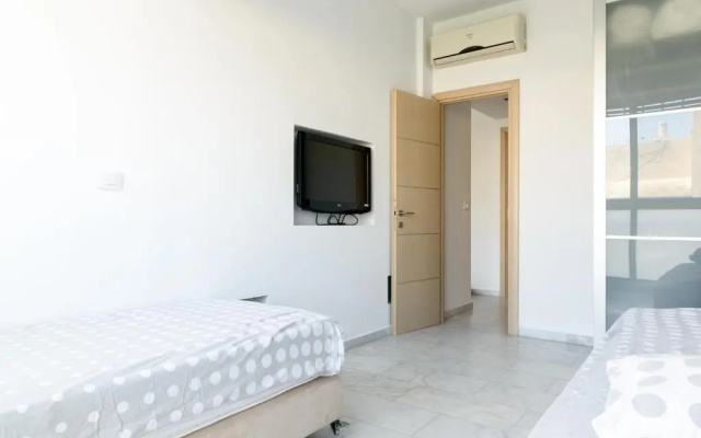 Frishman 3 Bedrooms Apartment
