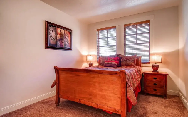 Town Pointe by Park City Lodging
