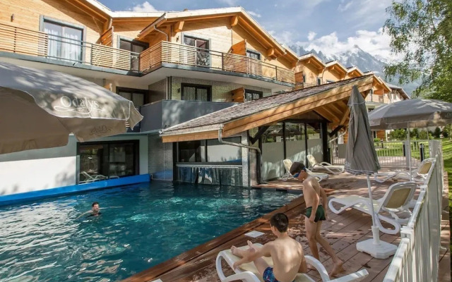 Apartment in Chamonix With Heated Pool