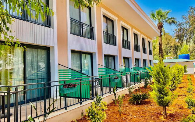 Polaris Hayat Motel