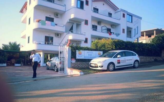Hotel Vila Park Bujari вид на фасад