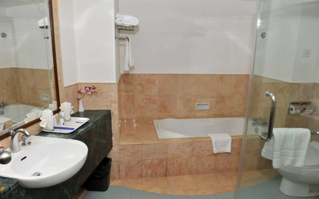 Grand Riverview Hotel