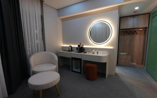 Cartier Luxury Otel