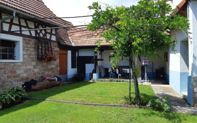Cozy Holiday Home in Schleithal with Garden