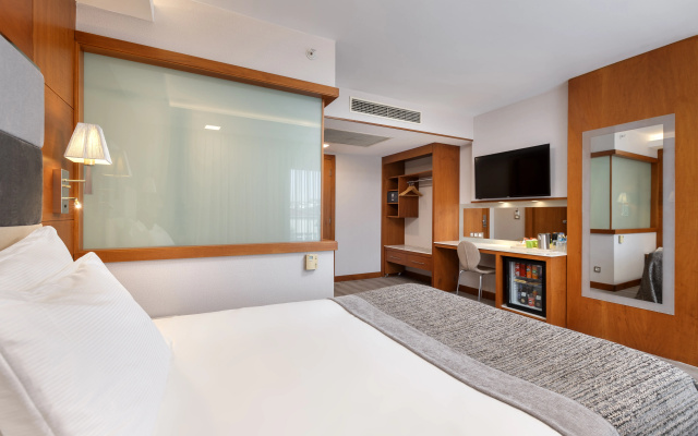 Limak Ambassadore Hotel