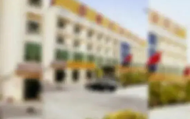 Ruoqi Hongyu Hotel