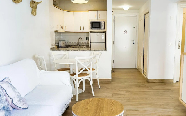 Skol 242 Excellent One Bedroom Apartment with Sea Views