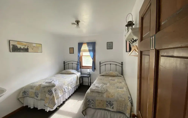 McCarthy Lodge Resort