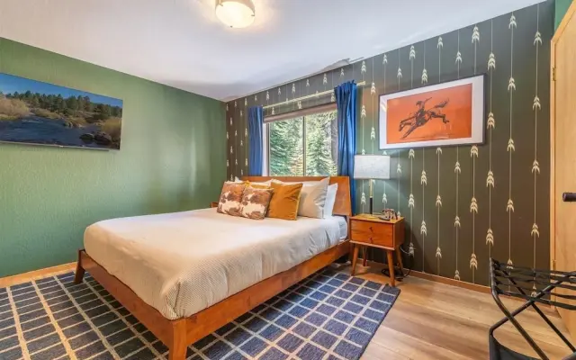 Donner Lake Outpost 4 Bedroom Home