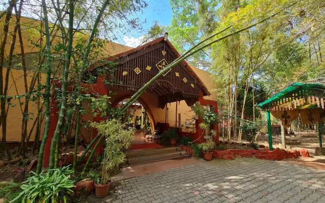 Country Club Wildlife Resort