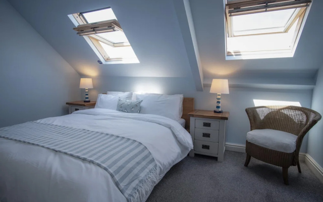 The Nest - 1 Bedroom Apartment - Tenby