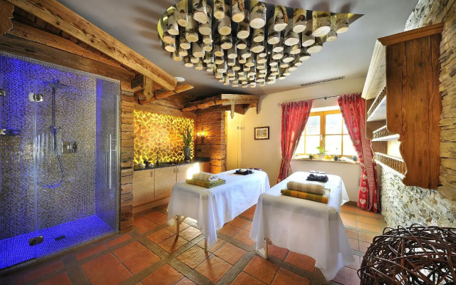 Hotel Alpine Palace