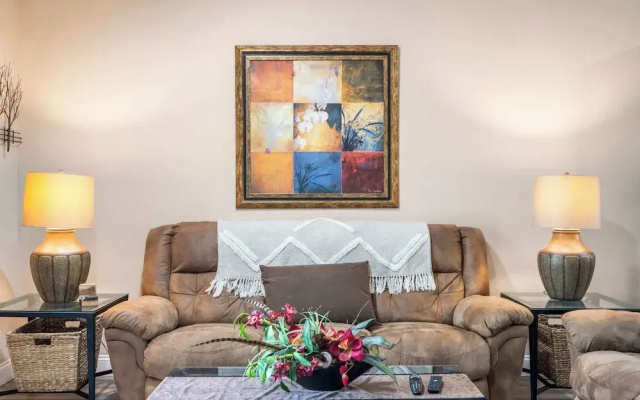 Cozy Comfort Retreat For 6