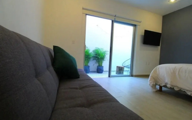 The Hybrid Studio