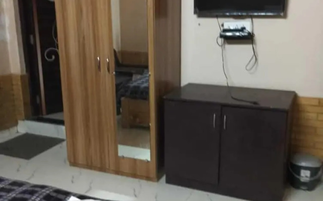 Kiran Homestay Naukuchia Tal Rd
