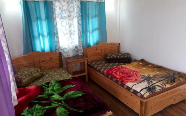 Goroomgo Lotus Born Homestay Darjeeling