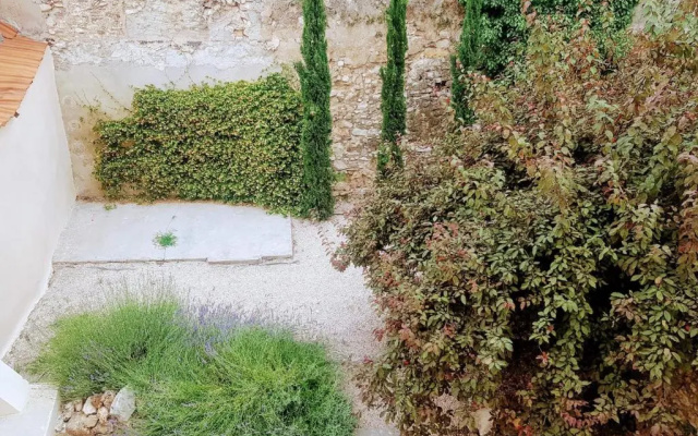 Charming 62 M With Shared Garden Center