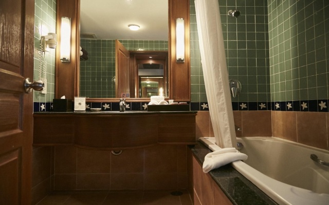 Woodlands Hotel & Resort