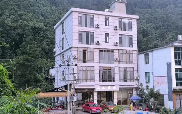Qinglongtan Shanshui Inn, Bomaolan