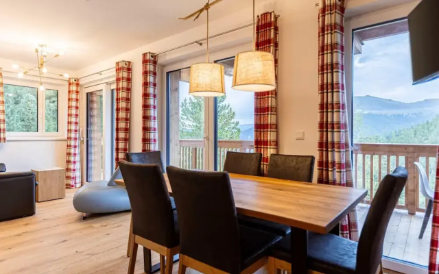 Spacious Apartment With Terrace