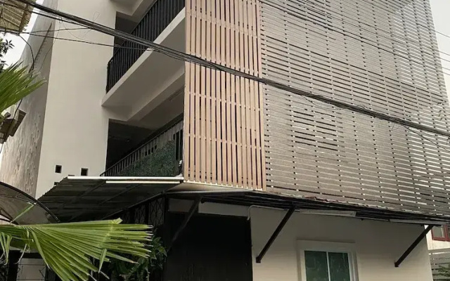 OYO 75396 Look Shine Apartment