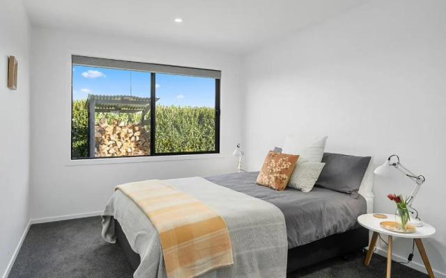 Cedar House - Martinborough Holiday Home