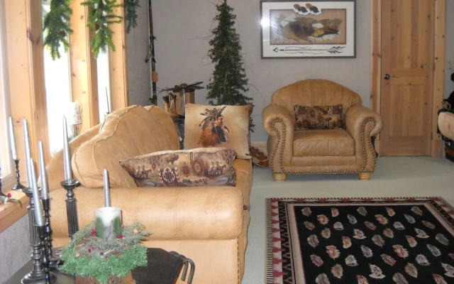 Sandy Salmon Bed & Breakfast Lodge
