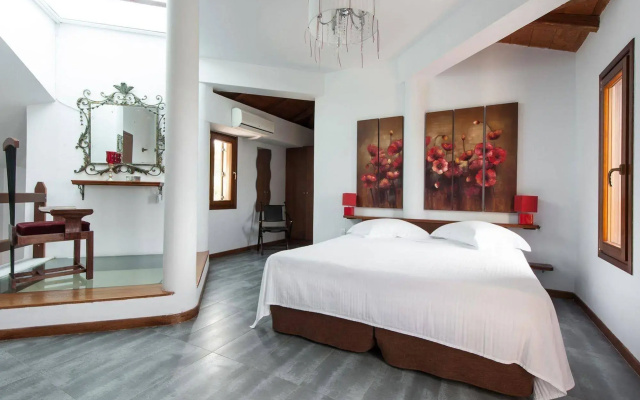 Poikilma Alonissos Villas