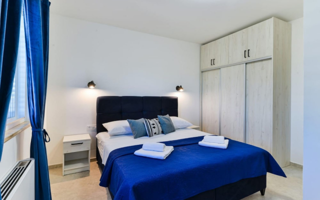 Villa Rea 3 With Heated Pool