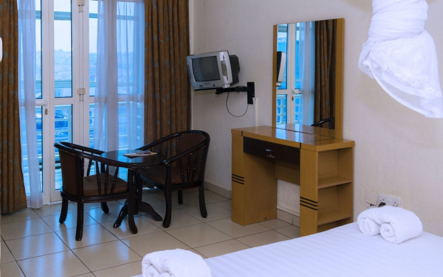 Aponye Hotel